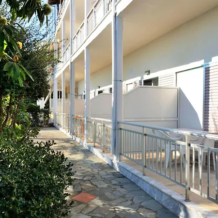 Ziogas 公寓 Paralía Skotínis